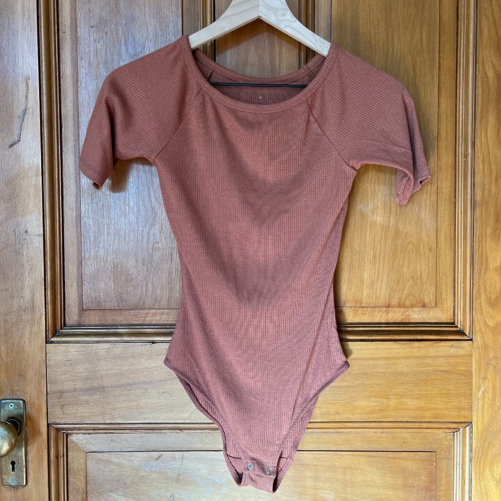 NWOT - Everlane Crew Neck Bodysuit